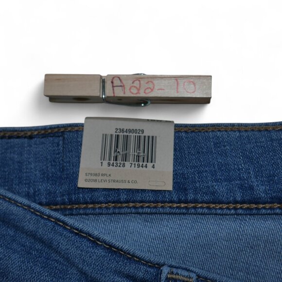 Levi's Women's Plus Size 18W Bootcut Jeans Stretch Mid-Rise Western Rodeo NWT - Picture 11 of 14